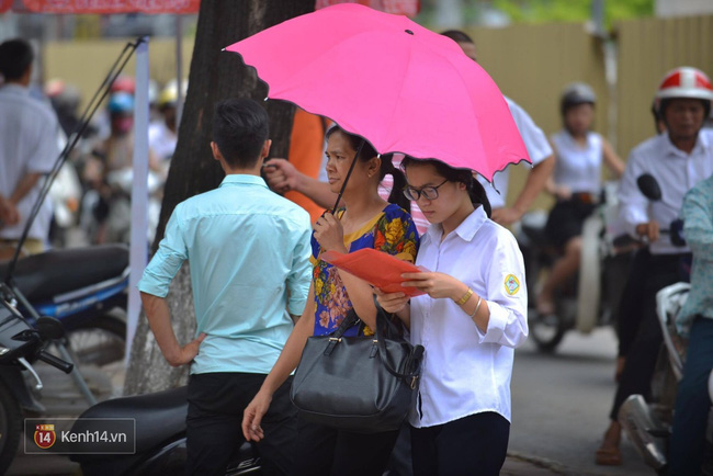 Chiều nay, các thí sinh bắt đầu chiến đấu với môn Ngoại ngữ! - Ảnh 8.