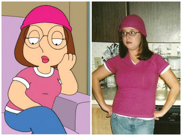 Khuôn mặt, mũ, kính, màu tóc, màu quần, áo... thậm chí cả viền áo và biểu cảm của cô gái cũng chẳng khác gì cô Meg Griffin trong bộ phim hoạt hình hài hước Family Guy.