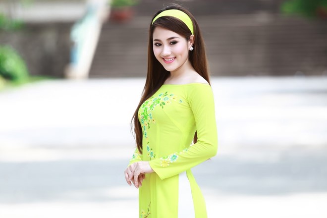 A quan Solo cung Bolero thuot tha ao dai truyen thong hinh anh 5