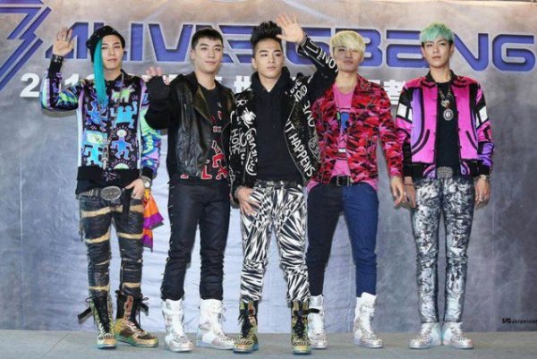 Phong cách thời trang tươi sáng, thân thiện của Big Bang đợt quảng bá Fantastic Baby khiến hình ảnh của nhóm trở nên mới lạ hơn. Dù vậy, bộ trang phục màu mè khiến hình tượng cool ngầu của mà Big Bang xây dựng bấy lâu mất sạch.