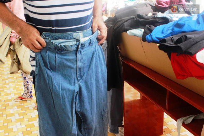 Người nghèo cứ phải mặc quần áo cũ mãi sao? - Và gian hàng 5.000 đồng ra đời ở Sài Gòn như thế - Ảnh 6.