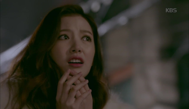 “Uncontrollably Fond”: Kim Woo Bin tặng gấu cho Suzy khiến nữ sinh khác đứng hình - Ảnh 16.
