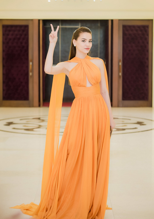 Hà Hồ:  Tôi chưa bao giờ mải yêu mà quên Subeo 