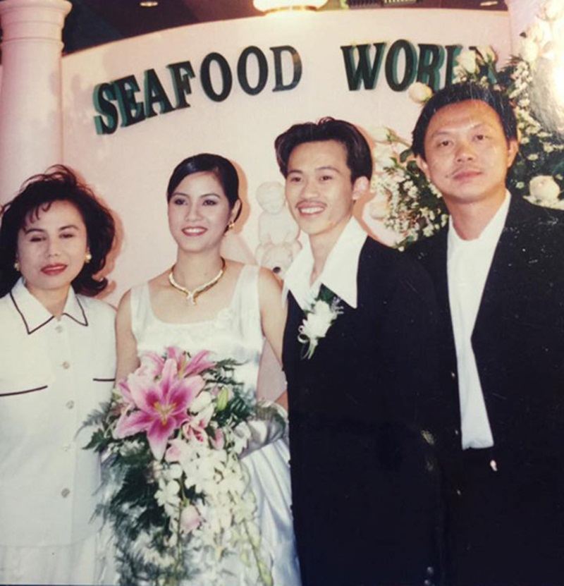 Đầu tháng 4 vừa qua, MC Kỳ Duyên đăng lại loạt ảnh các nghệ sĩ hải ngoại chụp hơn 10-20 năm trước, do một người bạn của họ đăng tải trên trang cá nhân. Trong loạt ảnh, người hâm mộ bất ngờ khi thấy có cả ảnh cưới của danh hài Hoài Linh.