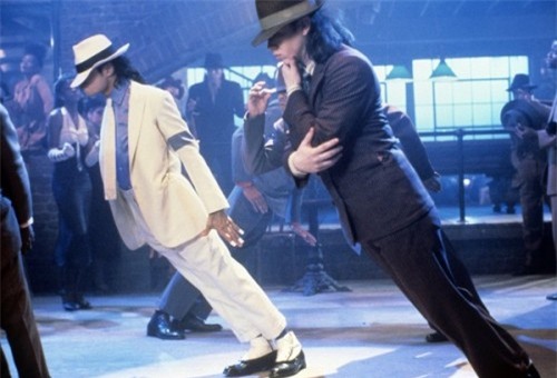 Michael Jackson mất nhiều giờ để đi tiểu và bị nấm móng chân nặng - anh 3
