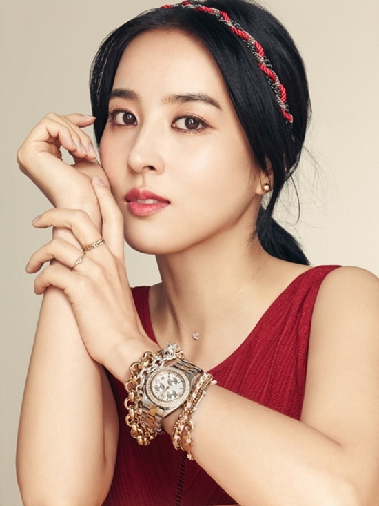 Doctors: Rating bất ngờ giảm nhẹ - Han Hye Jin tham gia làm cameo