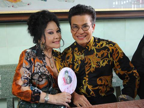 "mc thanh bach oi, lam tu thien thi hay am tham nhu phi nhung" - 1