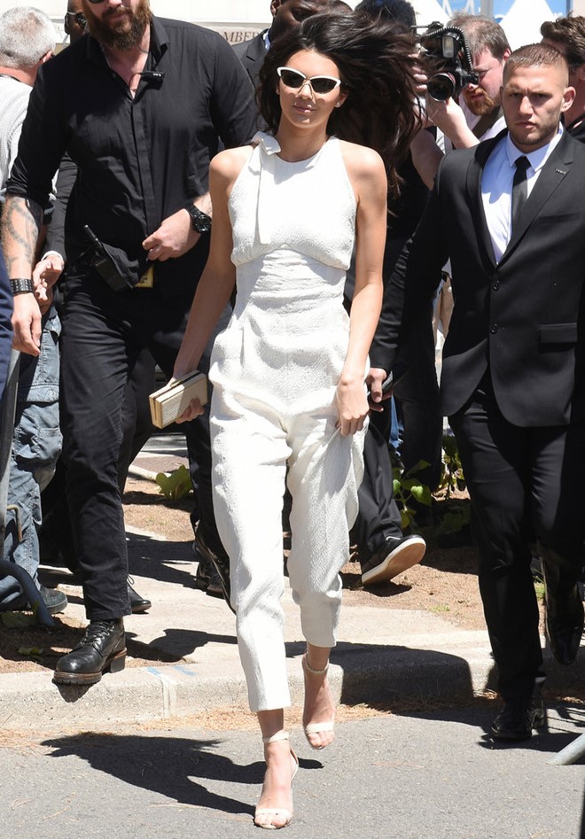 Bo suu tap jumpsuit an tuong cua Kendall Jenner hinh anh 1