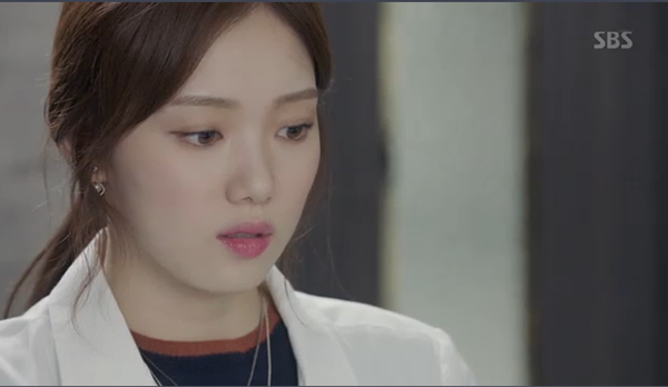 “Doctors”: Xem kìa, Park Shin Hye cuối cùng đã biết ghen! - Ảnh 18.