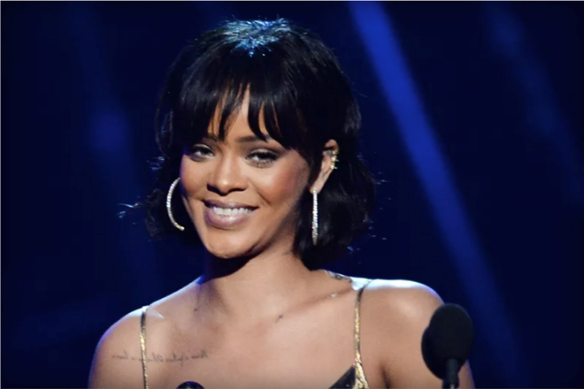 Rihanna nhac khan gia khong choi Pokemon Go trong show dien hinh anh 1