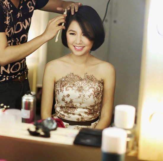 cuoc-song-bi-n-tach-biet-khoi-showbiz-cua-ngo-quynh-anh-8