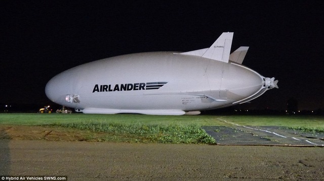 Máy bay lớn nhất thế giới hình &#34;chiếc mông&#34; lộ diện - 2
