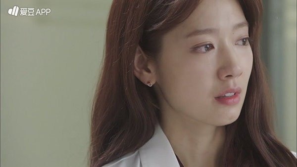 “Doctors”: Không nhịn được cười với chuỗi bi kịch của Yoon Kyun Sang - Ảnh 29.