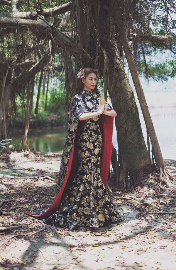 MV mới ra mắt vừa được khen ngất, Hoàng Thùy Linh đã vướng nghi án mặc váy nhái - Ảnh 1.