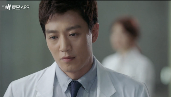 “Doctors”: Không nhịn được cười với chuỗi bi kịch của Yoon Kyun Sang - Ảnh 32.