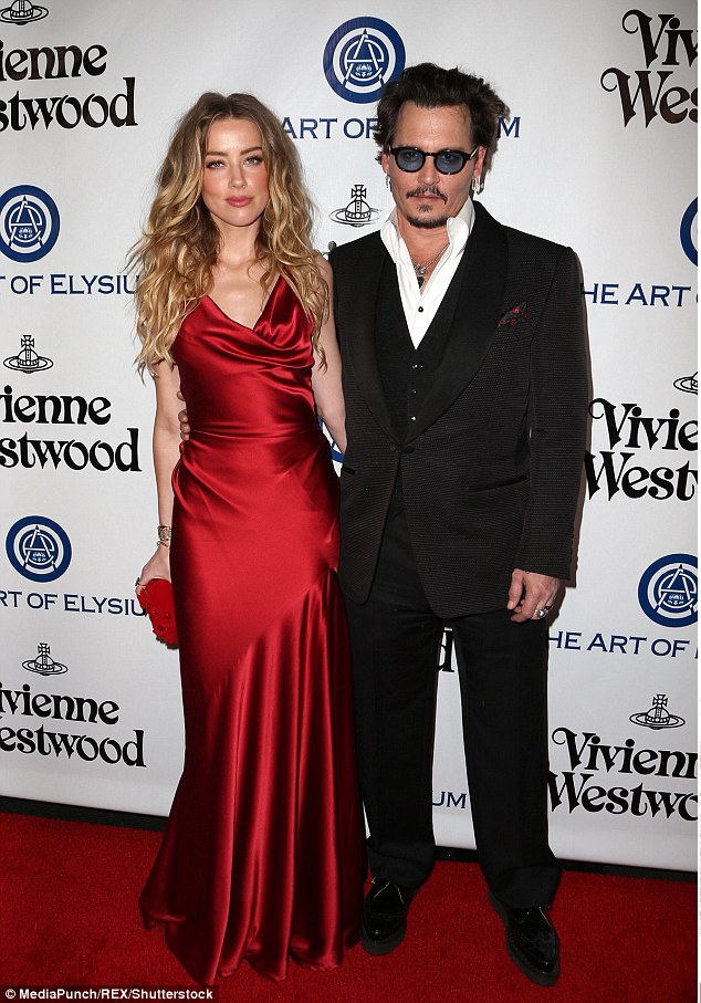  Amber Heard và Johnny Depp từng có cuộc hôn nhân dài 15 tháng. 