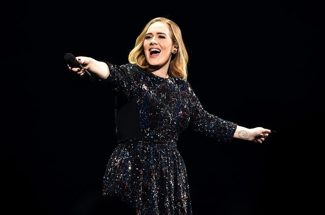 Adele tu choi bieu dien Super Bowl: ‘Toi khong phai Beyonce' hinh anh 1