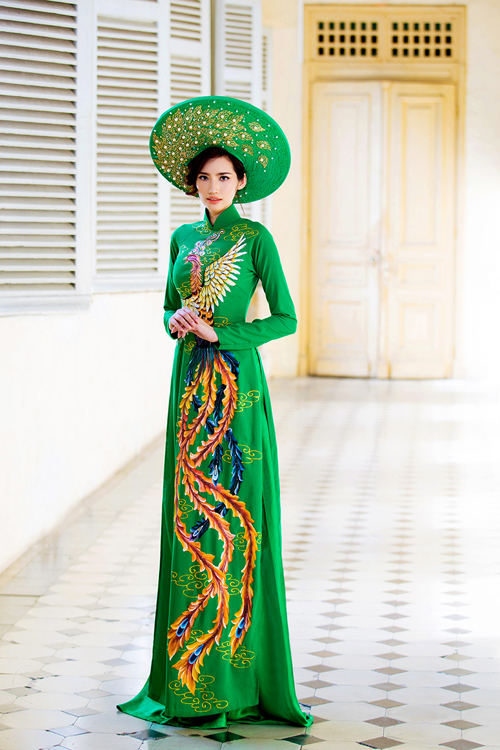 truc-diem-long-lay-voi-ao-dai-cuoi-truyen-thong-3