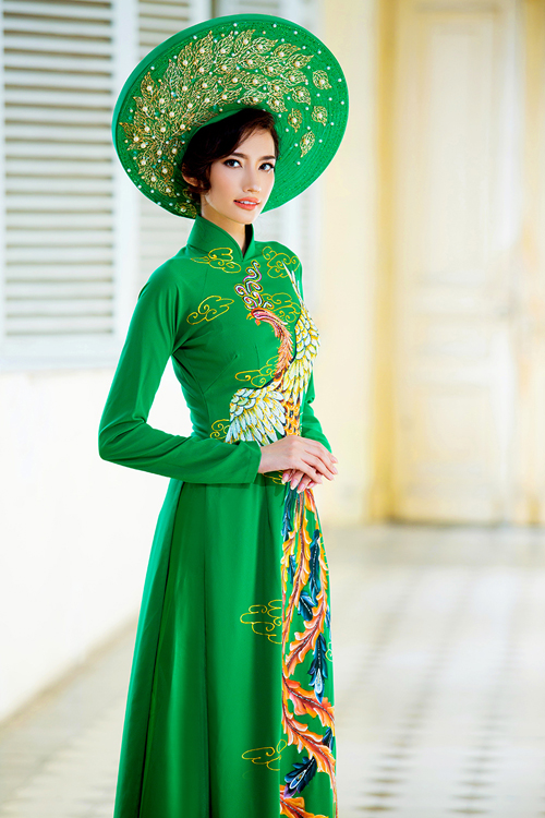 truc-diem-long-lay-voi-ao-dai-cuoi-truyen-thong-4