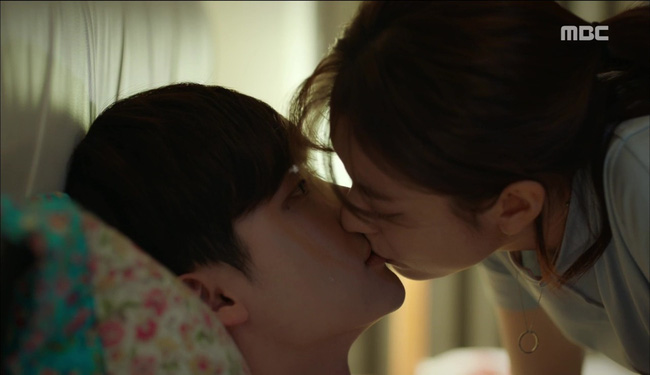 “W”: Từ cuộc đời vạn người mê, Lee Jong Suk và Han Hyo Joo giờ đây không khác gì ăn mày - Ảnh 20.