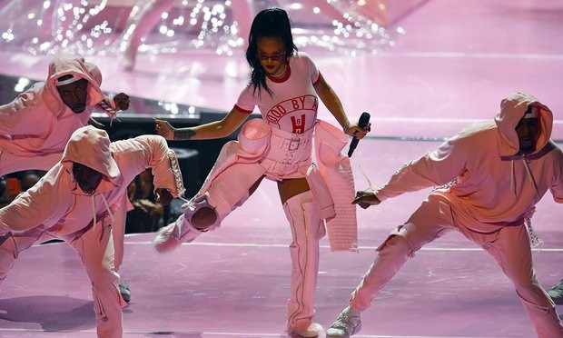 Le trao giai VMAs 2016: Beyonce dot chay san khau hinh anh 1