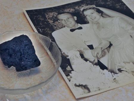  Chiếc bánh cưới có tuổi thọ 60 năm là minh chứng cho tình yêu của hai người 