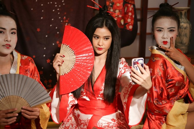 Truong Quynh Anh hoa than thanh geisha trong MV moi hinh anh 2