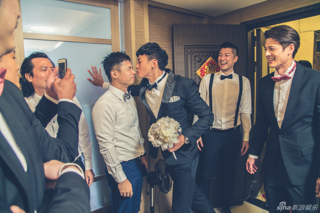 Đám cưới vừa vui nhộn, vừa xúc động của Lương Sơn Bá Hà Nhuận Đông - Ảnh 3.