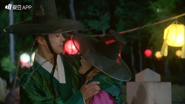 Moonlight: Thế tử Park Bo Gum đánh dấu chủ quyền Kim Yoo Jung, rating chạm mốc 20% - Ảnh 26.