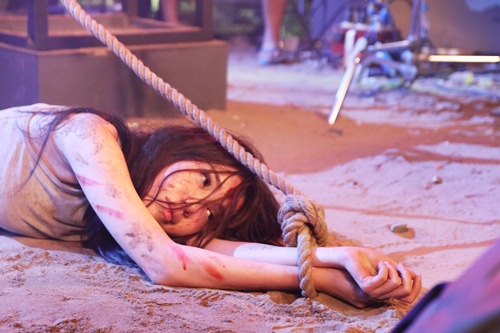 elly tran toi ta vi lien tuc bi  “mot cap ma song sinh” quay nhieu - 2