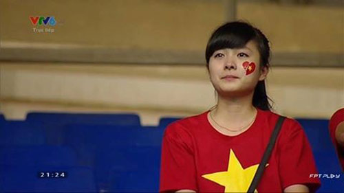  Nhật Lệ, cô gái khóc trên hàng ghế khán giả trong trận chung kết giải U19 châu Á 
