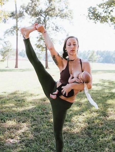 Tài khoản Instagram của Carlee thường xuyên đăng tải hình ảnh, video tập yoga