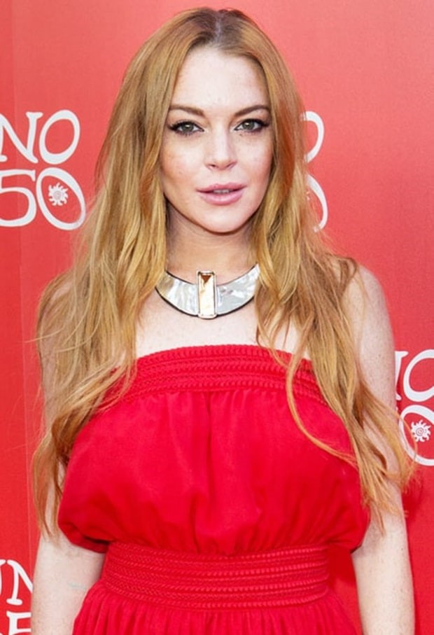 Lindsay Lohan bi mat nua ngon tay vi tai nan hinh anh 1