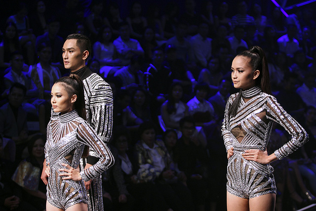 Top 3 của Vietnams Next Top Model 2016 gồm: Huy Quang, La Thanh Thanh, Ngọc Châu trước giờ công bố kết quả.