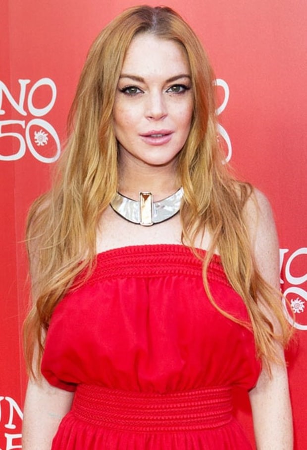 Lindsay Lohan bị mất nửa ngón tay vì tai nạn