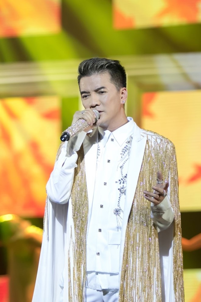 Dam Vinh Hung co gu thoi trang diem dua nhat showbiz Viet hinh anh 3