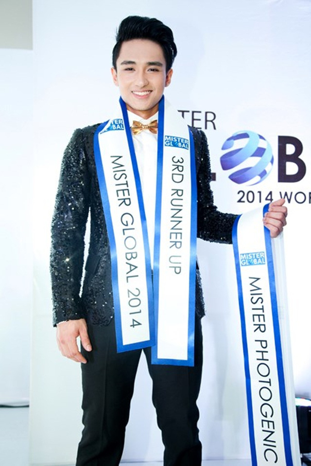 Trước đó, trong cuộc thi Mister Global diễn ra năm 2014 tại thành phố Pak Chong (Thái Lan), Hữu Vi đã giành được giải Á vương 3 chung cuộc và giải thưởng Nam vương Ảnh.