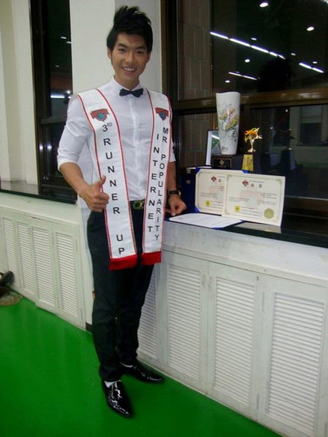 Trước đó, Trương Nam Thành từng thi Manhunt Quốc tế 2011 và đoạt giải Á vương 3, nam người mẫu còn ẵm thêm giải phụ Nam vương được yêu thích nhất.