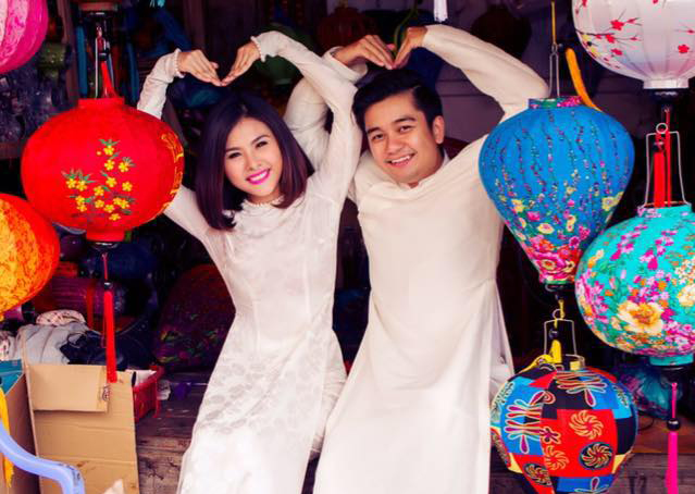 Vân Trang hạnh phúc bên chồng