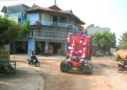 9x Bắc Giang rước dâu “cực chất” bằng xe container - 5
