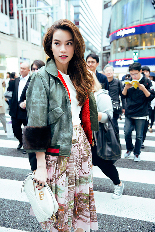 street-style-tre-trung-cua-ho-ngoc-ha-tren-pho-tokyo-3