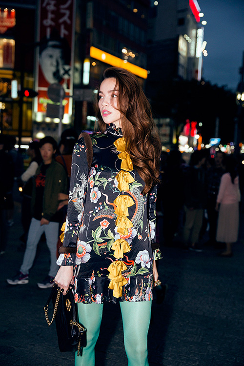 street-style-tre-trung-cua-ho-ngoc-ha-tren-pho-tokyo-6