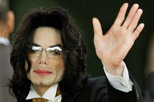 Michael Jackson co thu nhap cao nhat nam 2016 hinh anh 1