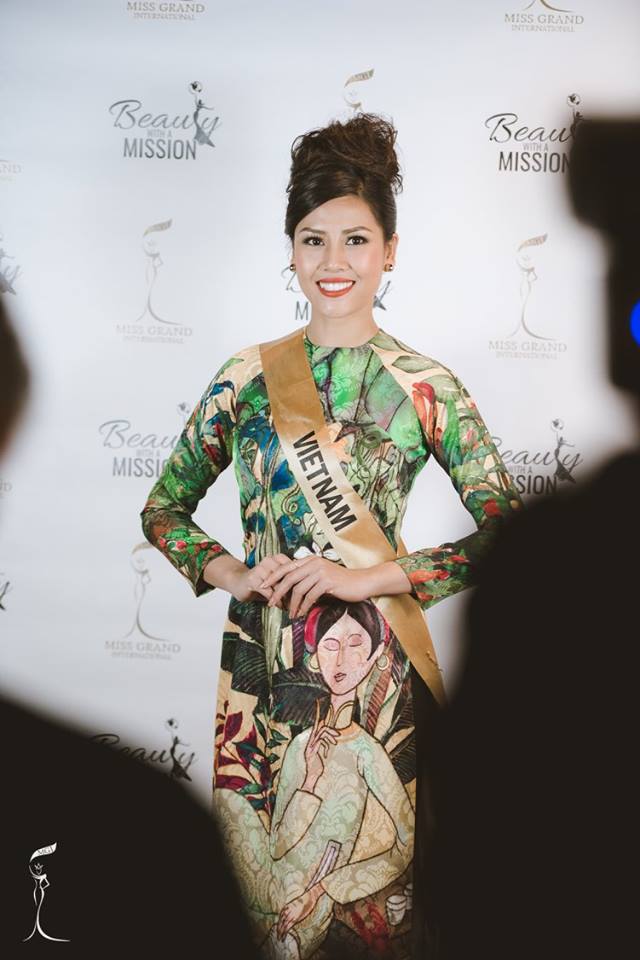  Nguyễn Thị Loan trong tiệc gây quỹ từ thiện của cuộc thi Hoa hậu hòa bình thế giới 2016 đang diễn ra tại Mỹ, ngày 15/10. 