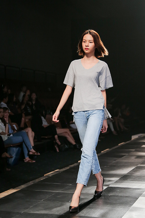 minh tu co tinh khoe noi y khi lam dao dien catwalk - 6