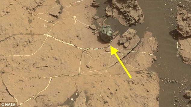 Tàu thăm dò Curiosity phát hiện một thiên thạch có cấu tạo kỳ lạ trên sao Hỏa