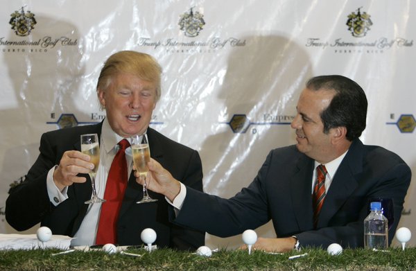 Mặc dù là một thương nhân thường tham gia vào các buổi tiệc chúc mừng nhưng Trump không hề thích uống rượu và không mấy hứng thú với trà, cà phê.