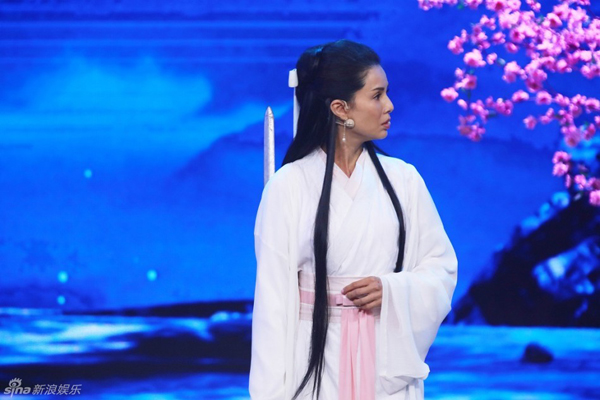 tieu-long-nu-nhuoc-dong-cung-than-dieu-choc-cuoi-khan-gia-3