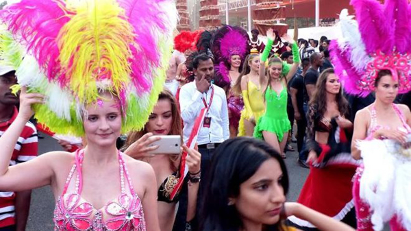 Brazilian samba dances were just one of the many shows put on for the guests at the wedding.