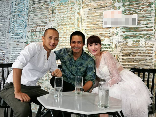 Trang Trần và MC Phan Anh cùng nhiếp ảnh gia Na Sơn trong buổi trò chuyện. Ảnh: FBNV.